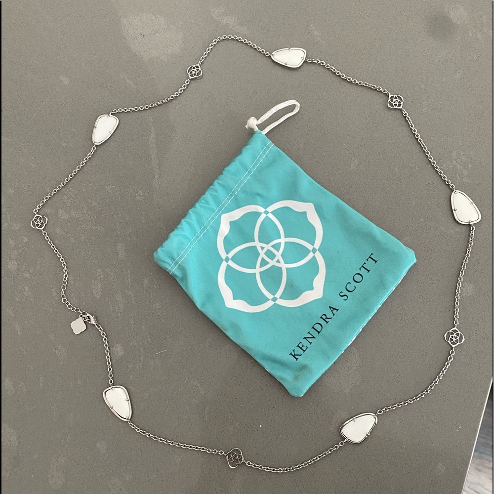 KENDRA SCOTT Kinley Long Station Necklace